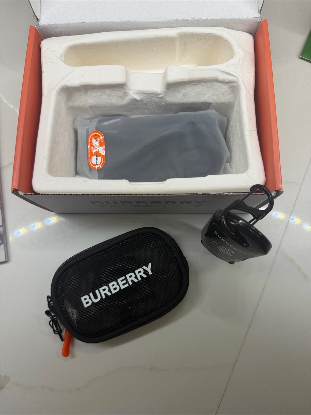 Burberry - Picture 5 of 6